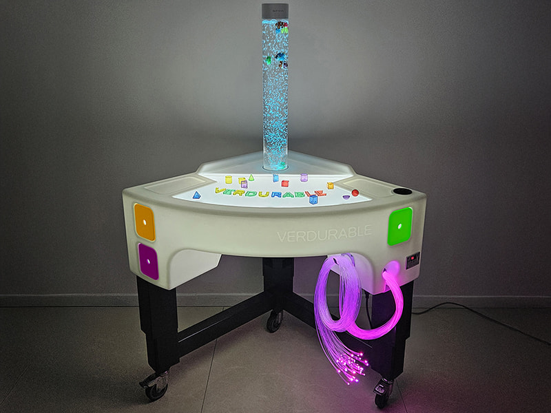Expérience multisensorielle complète Table sensorielle lumineuse Sensobac avec colonne à bulles, fibres optiques et plateau LED rétroéclairé.