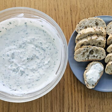 Réaliser un Fromage frais au persil et à la ciboulette en atelier culinaire